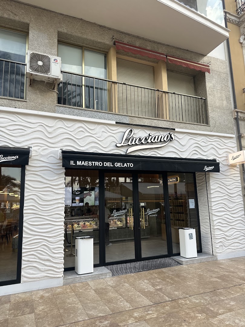 Lucciano's Alicante: clear storefront photo of shop