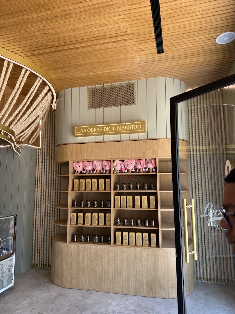 Lucciano's Alicante: clear, professional shop interior photo