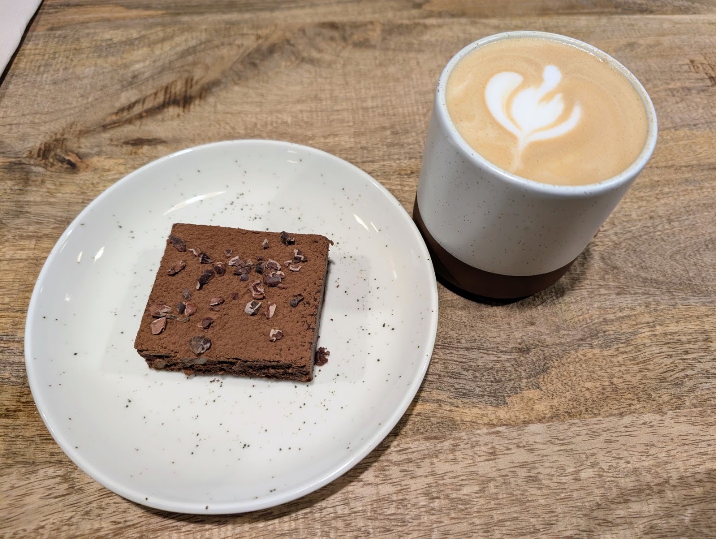 MasQi: appetizing food and coffee presentation