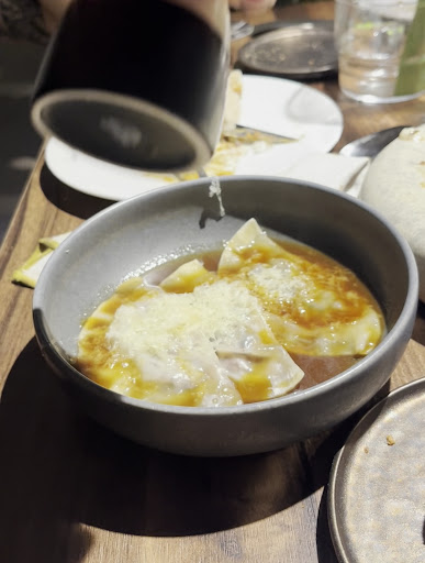 Casa Platos: appetizing food shot in action