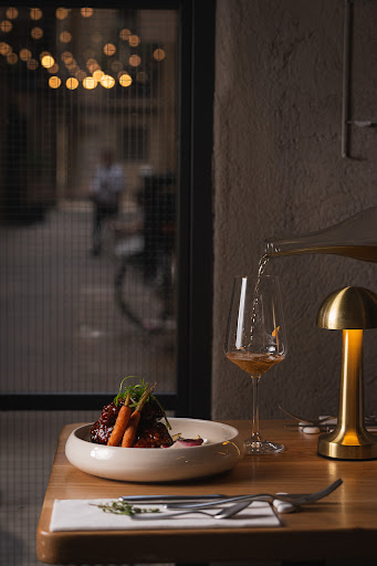 Fronda Pasaje: professional, high-quality atmospheric food shot