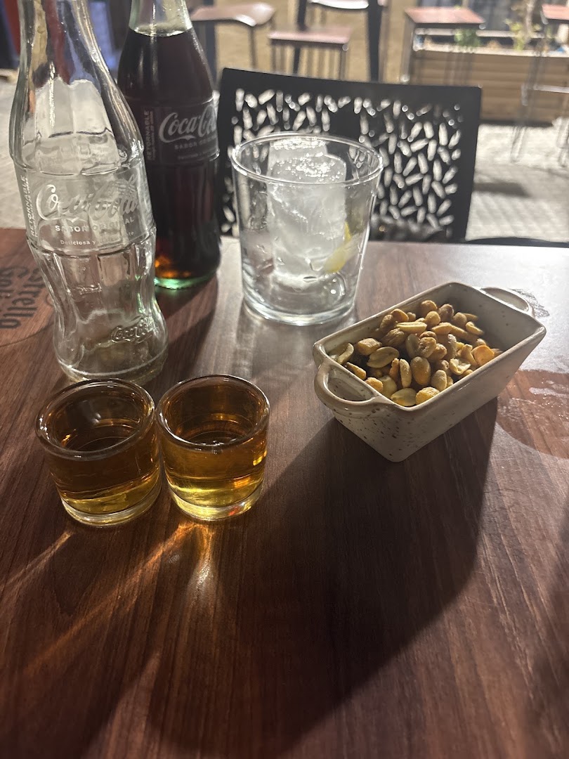 Hola Terraza Bar: appetizing shot of bar snacks