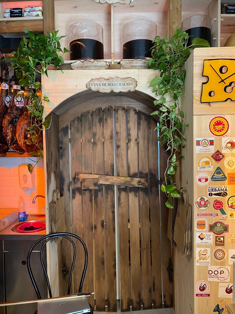La Cabra Loca: shop interior and products