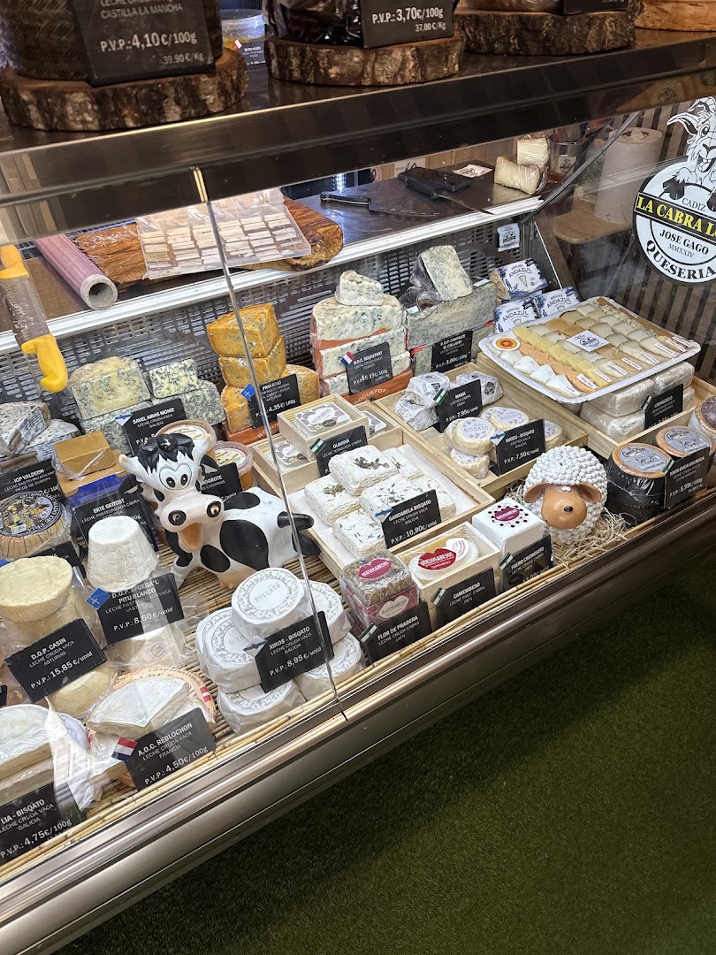 La Cabra Loca: clear display of shop products