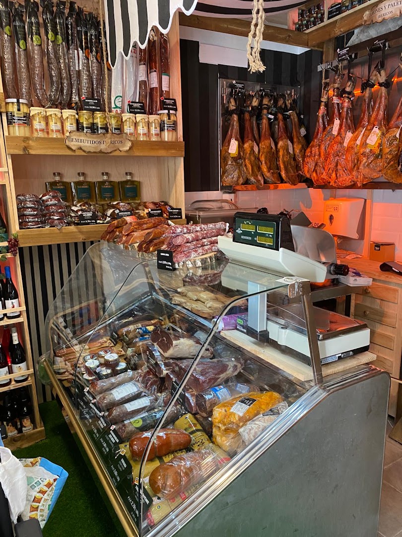 La Cabra Loca: clear display of shop products