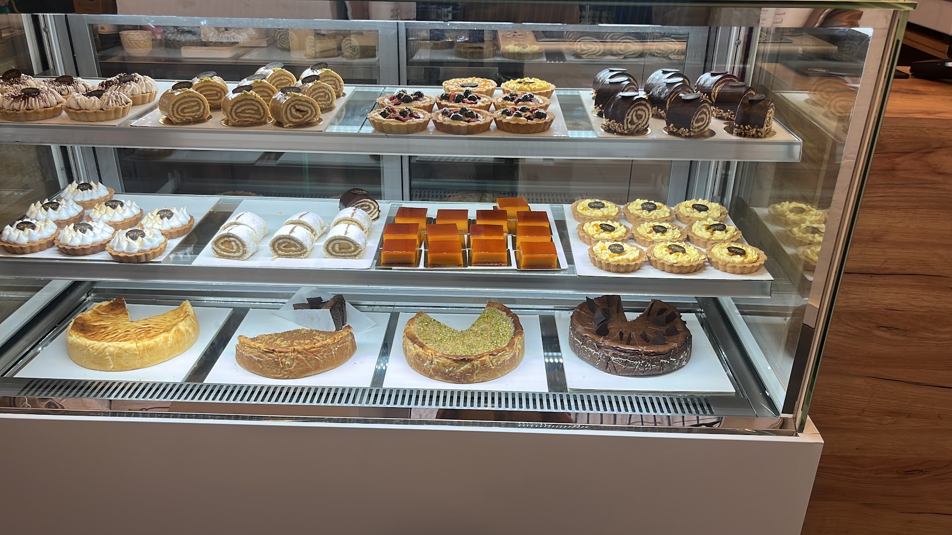 The Singular Coffee: appetizing display of fresh pastries