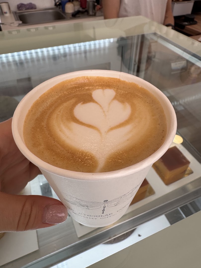 The Singular Coffee: appetizing coffee with latte art