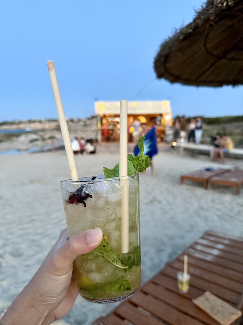 Briss: appealing cocktail at beach bar