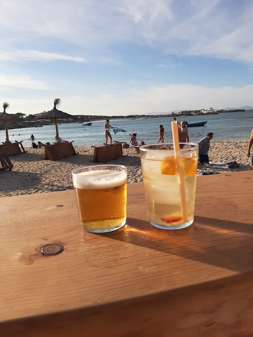 Briss: drinks and beach atmosphere