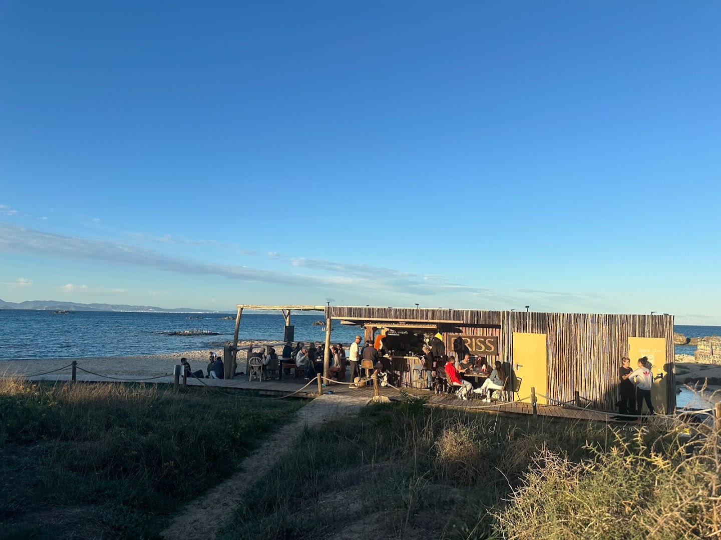 Briss: venue atmosphere and location