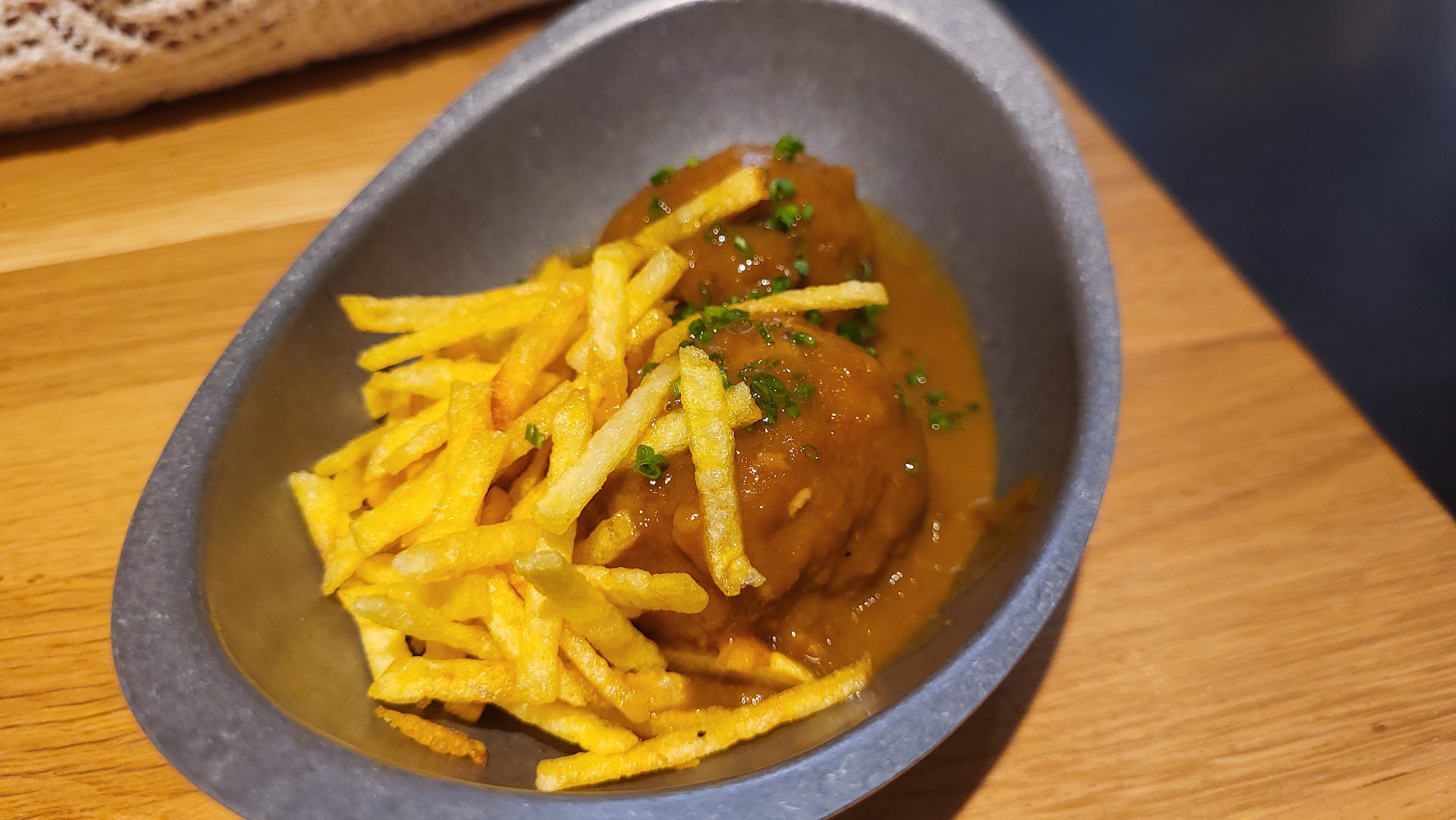 Bar Normal: appetizing photo of bar food
