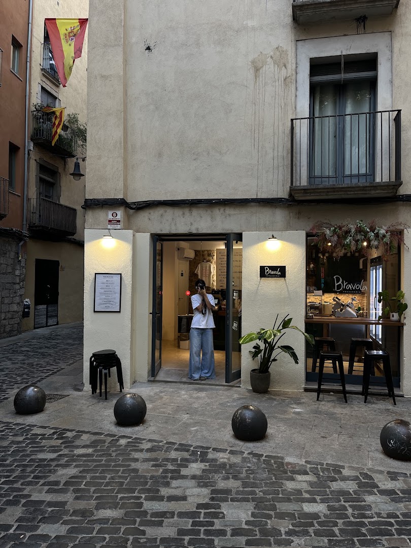 Bravola: clear, professional exterior restaurant shot