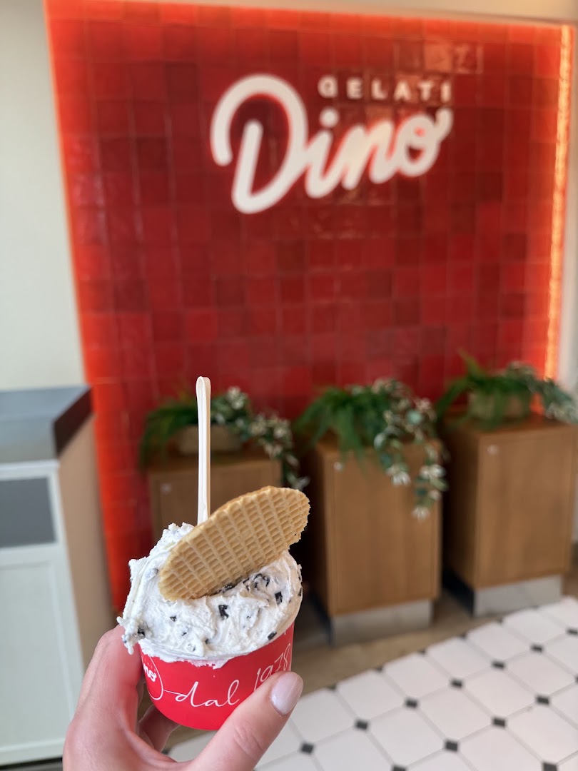 Gelati Dino: appealing product shot with branding