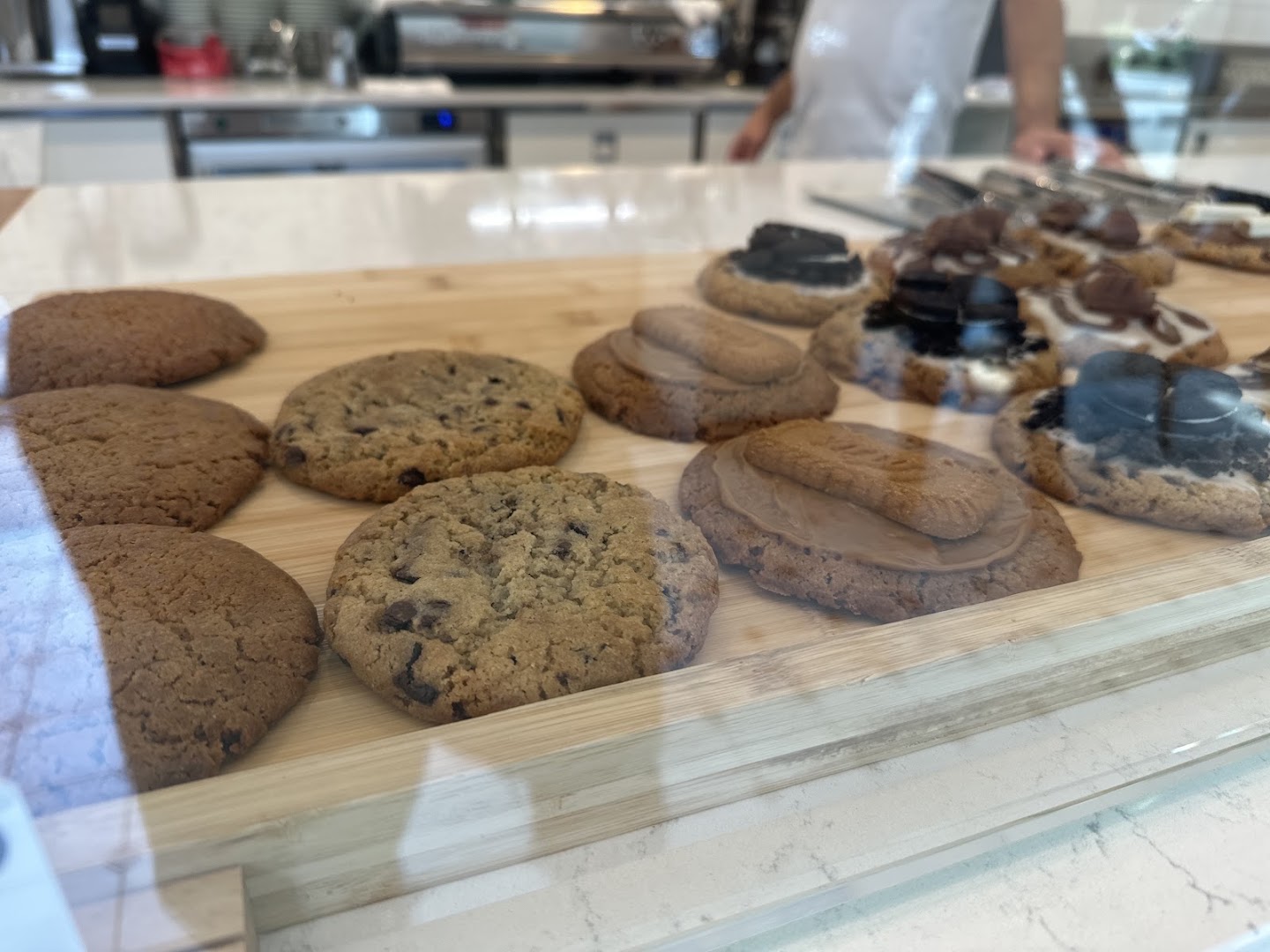 Gelati Dino: appetizing display of fresh cookies