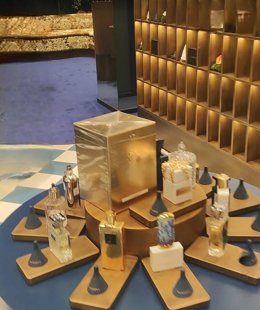 Nasopia: clear display of shop products
