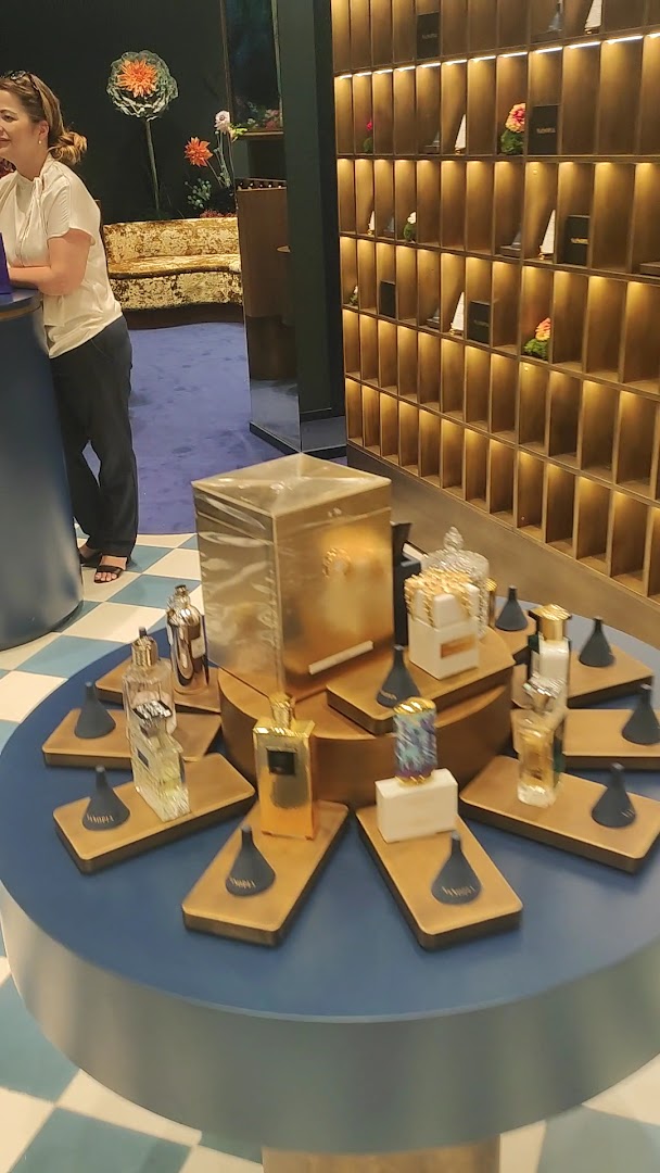 Nasopia: clear display of shop products