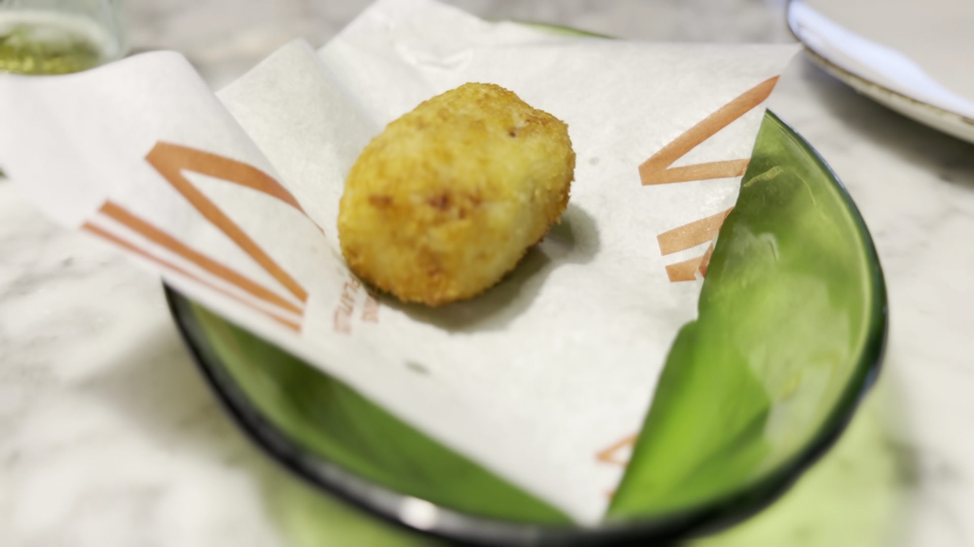 Vii: appetizing photo of bar food
