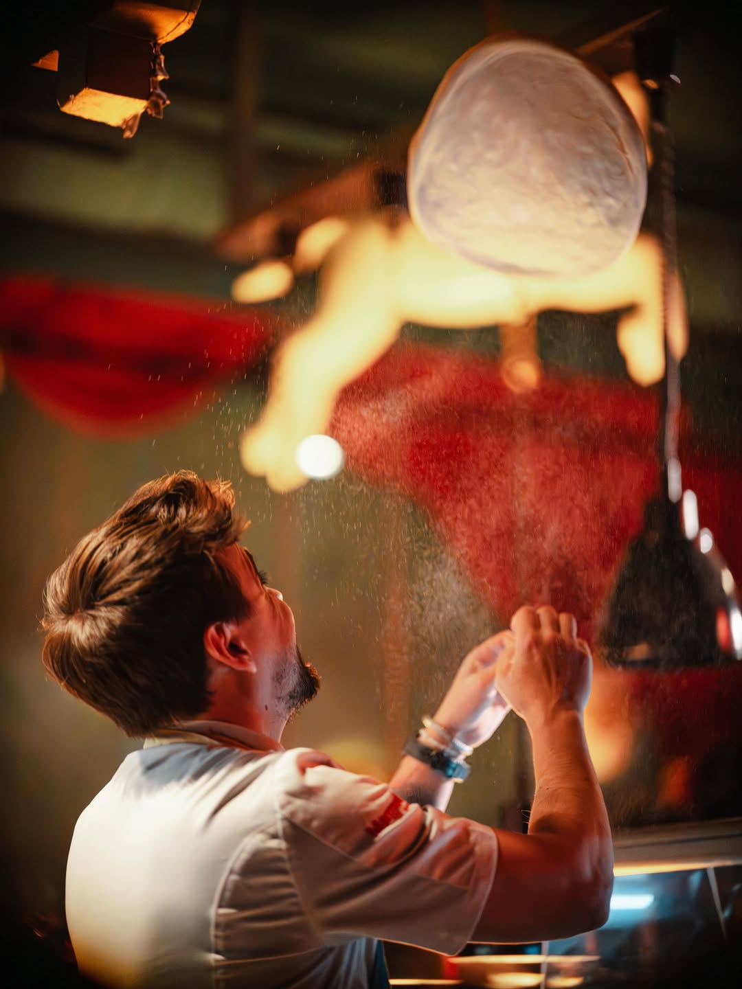 Arrogante: professional action shot of chef