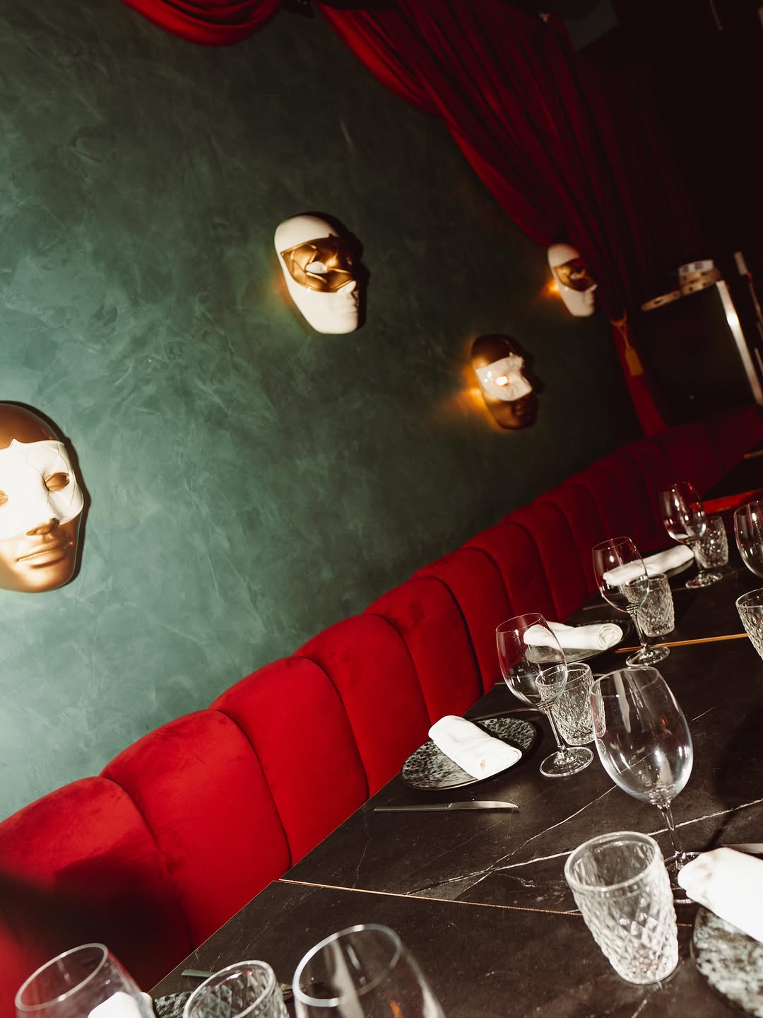 Arrogante: restaurant interior and atmosphere