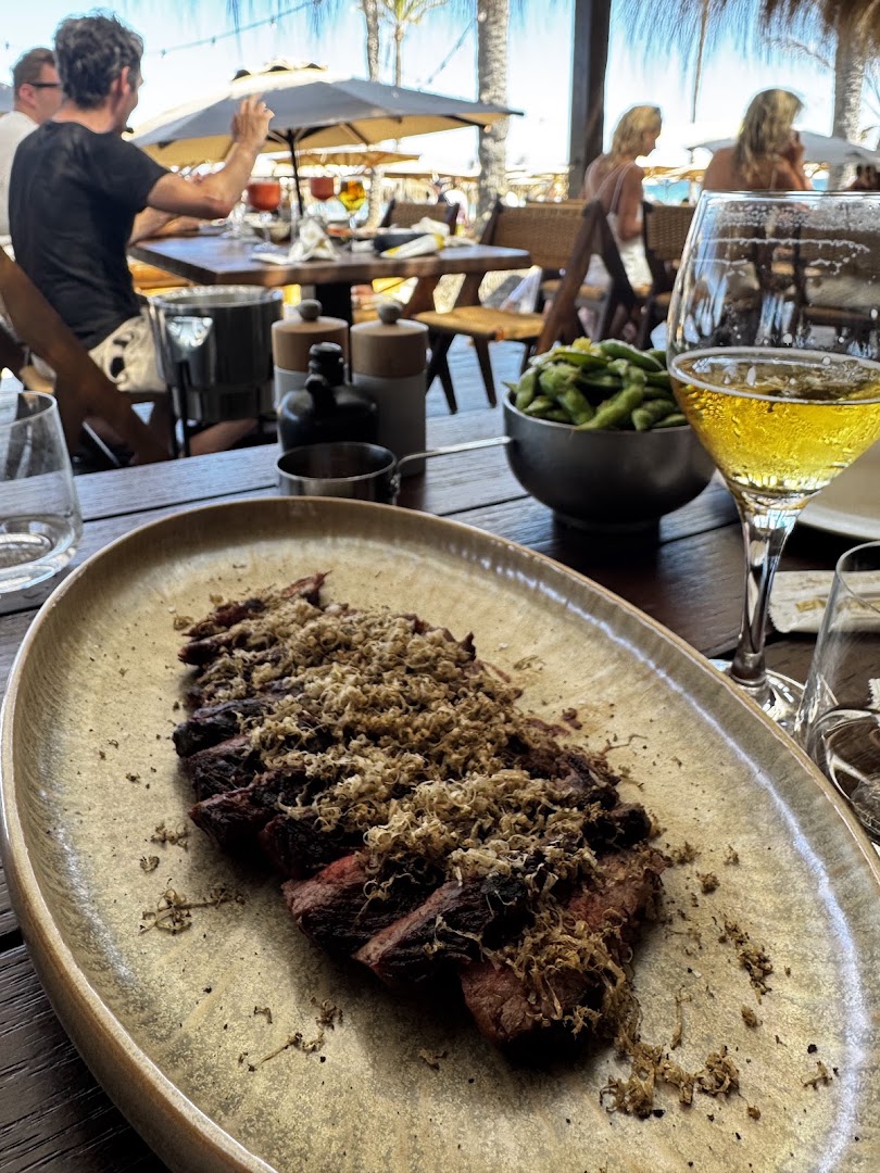 Beachouse Ibiza: appetizing food and beach atmosphere