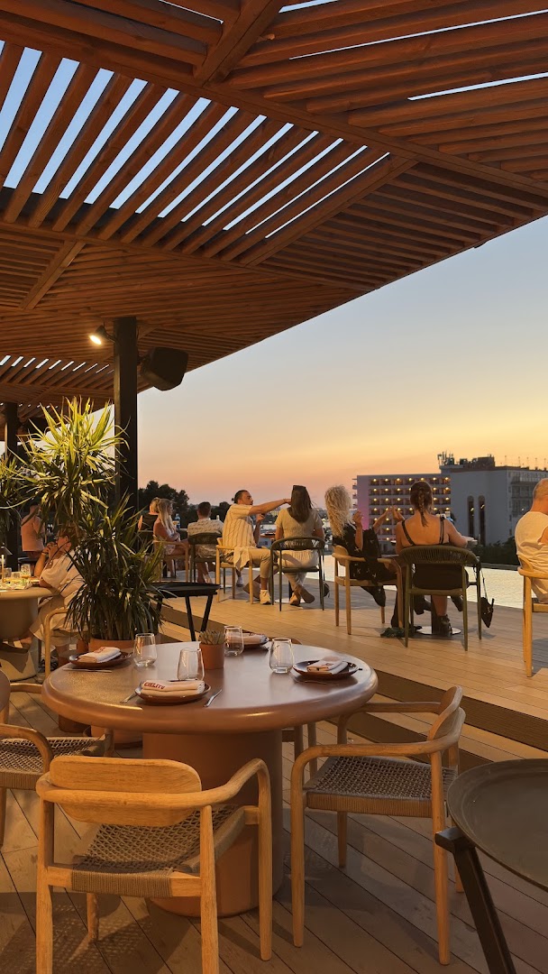 Cielito: beautiful atmosphere and sunset view