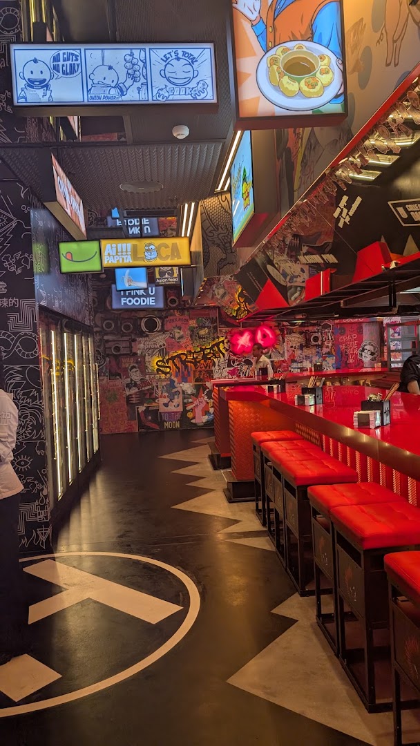 StreetXO Ibiza: restaurant's unique atmosphere