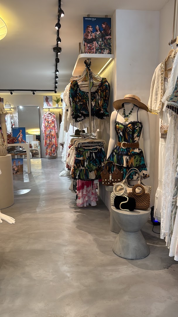 Virginia Vald Concept Store: clear, professional shop interior display