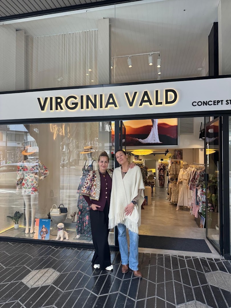 Virginia Vald Concept Store: clear storefront with welcoming staff