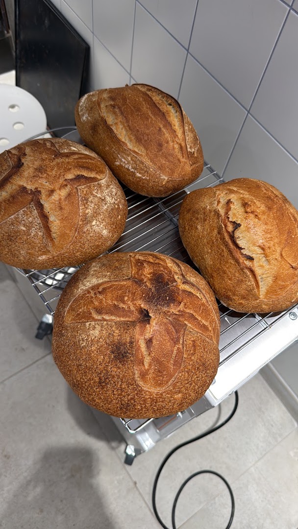 Espabila Coffee: appetizing photo of fresh bread