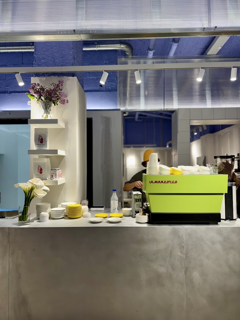 Espabila Coffee: professional shot of coffee counter