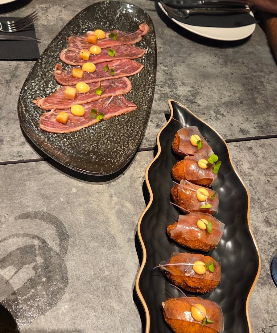 Ham Boutique: high quality food presentation