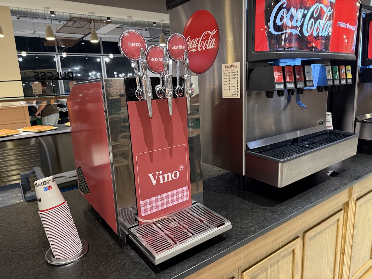 Muerde la Pasta: restaurant beverage service equipment