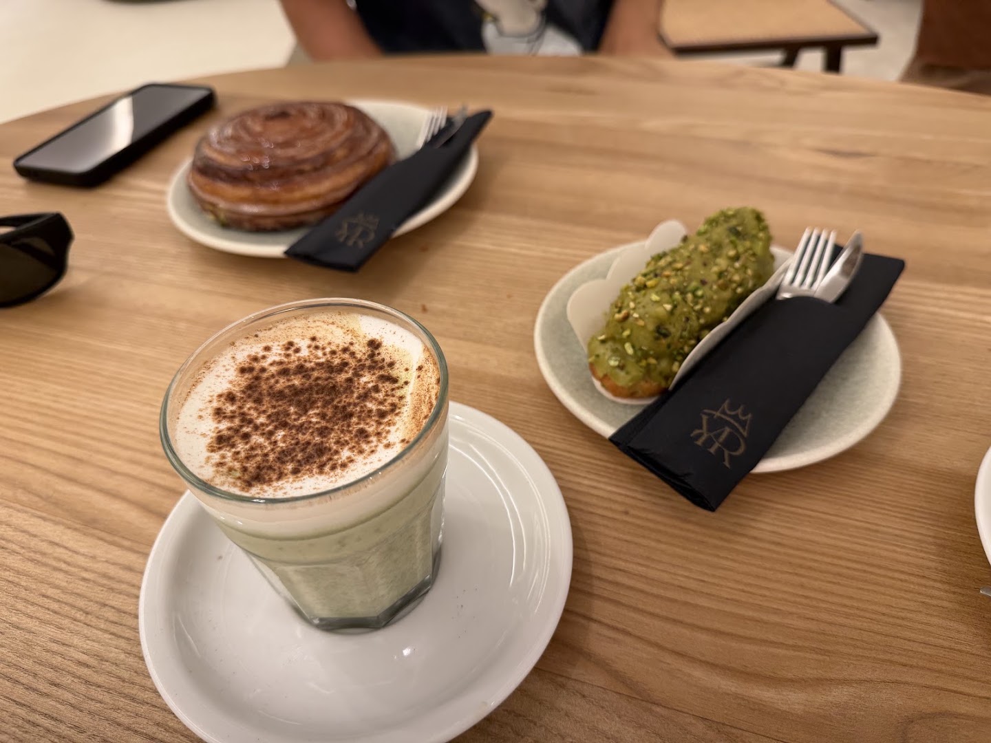 Yeray Reyes Mercado Central: appetizing photo of breakfast items