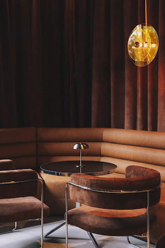 Snake Bar: professional interior atmosphere shot