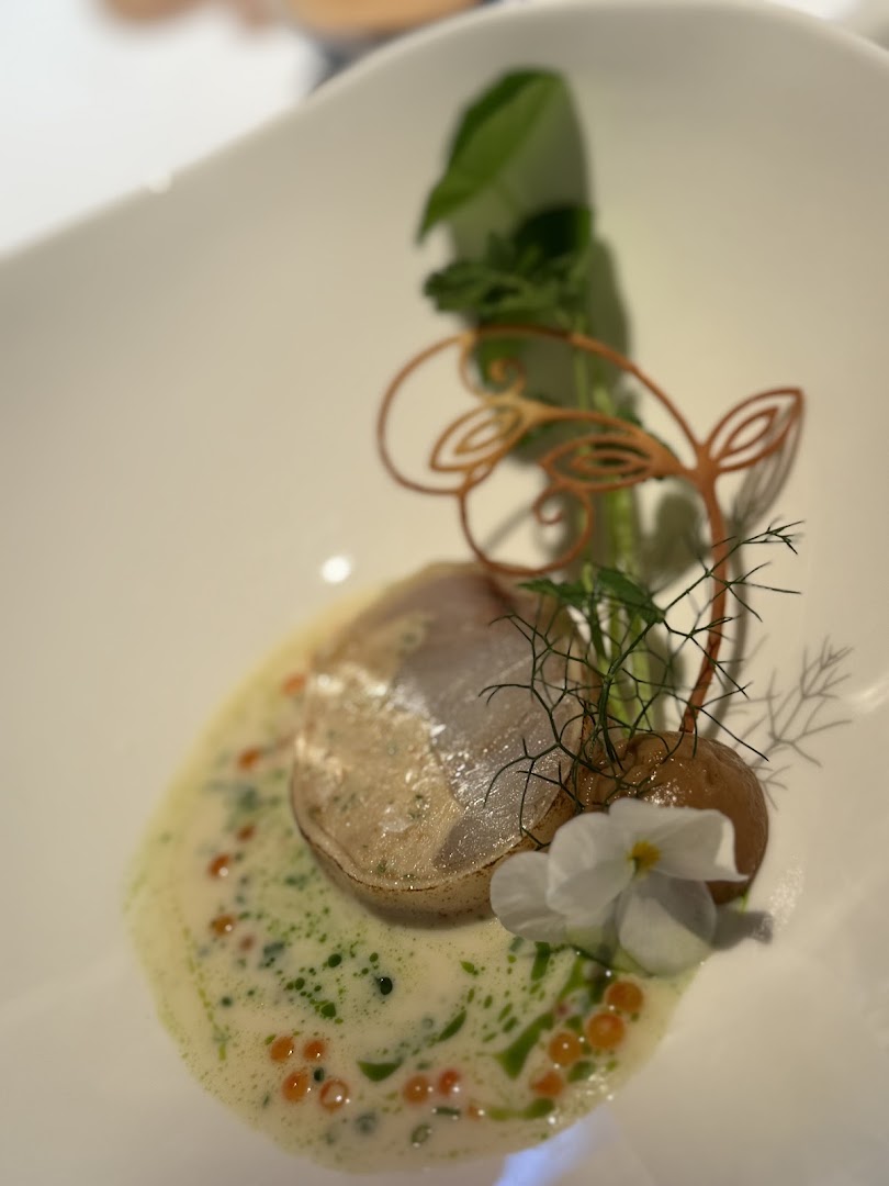 Blossom: high quality, appetizing food presentation