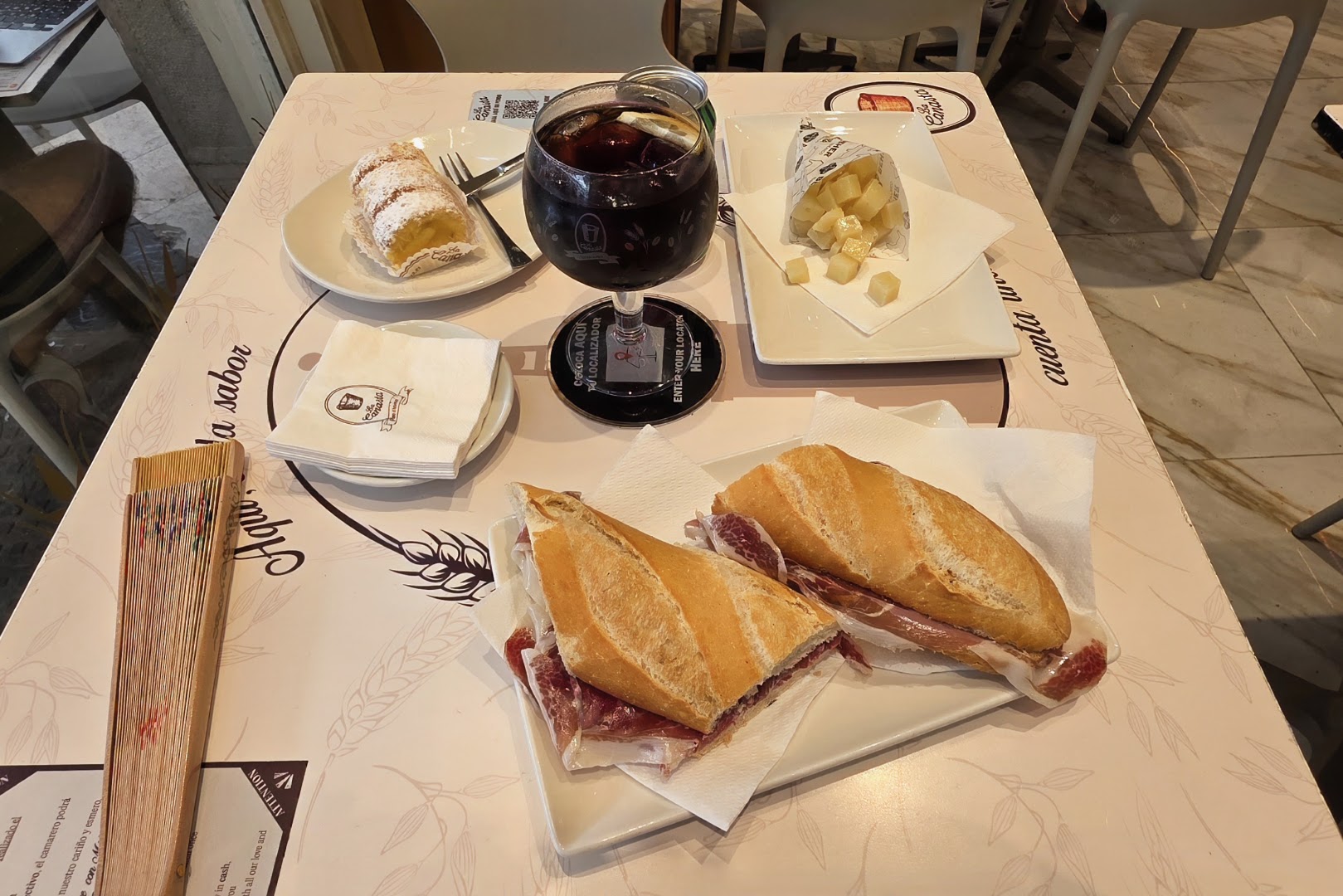 La Canasta, Larios: appetizing food and drink presentation