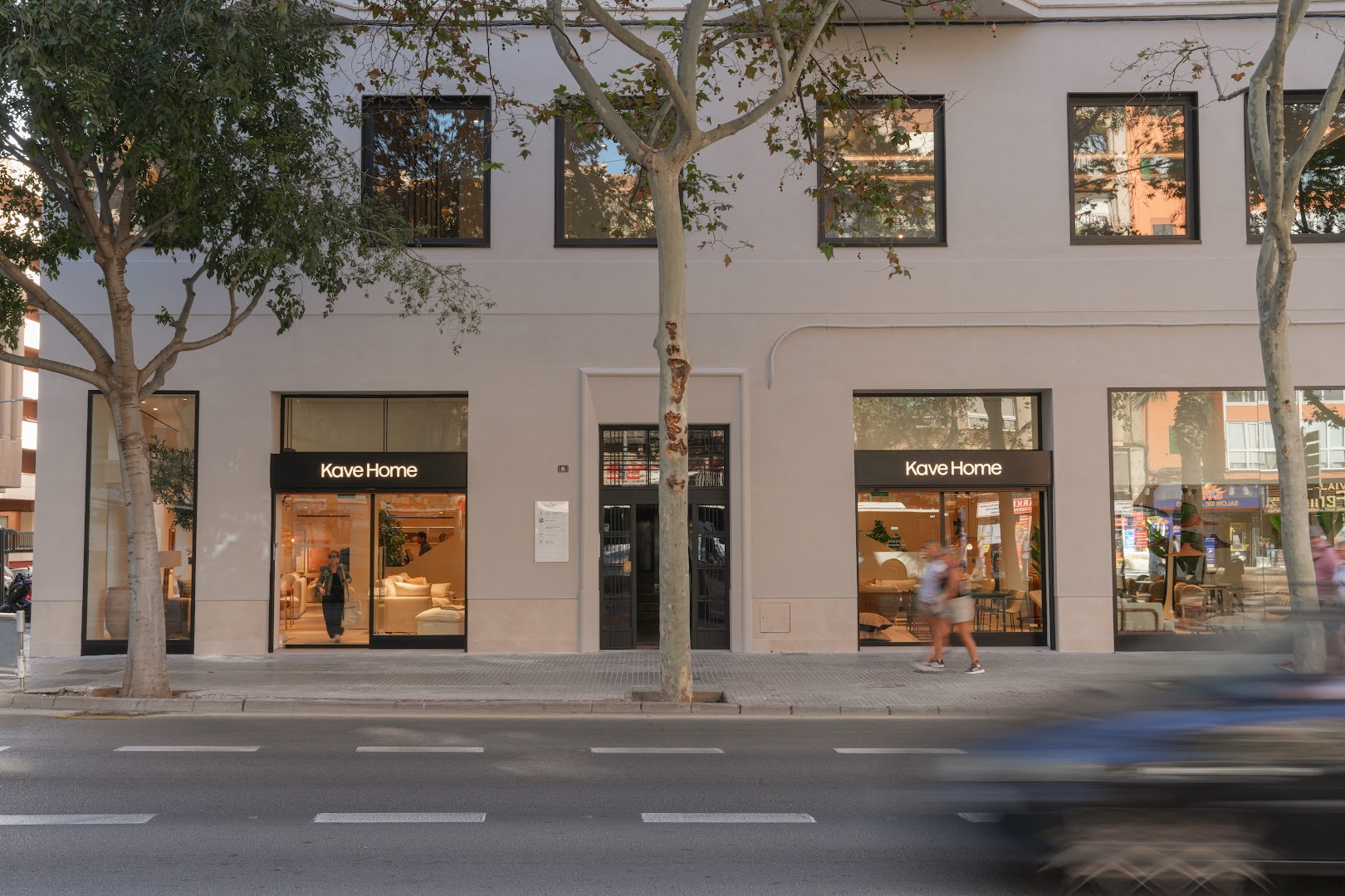 Kave Home: professional storefront exterior shot