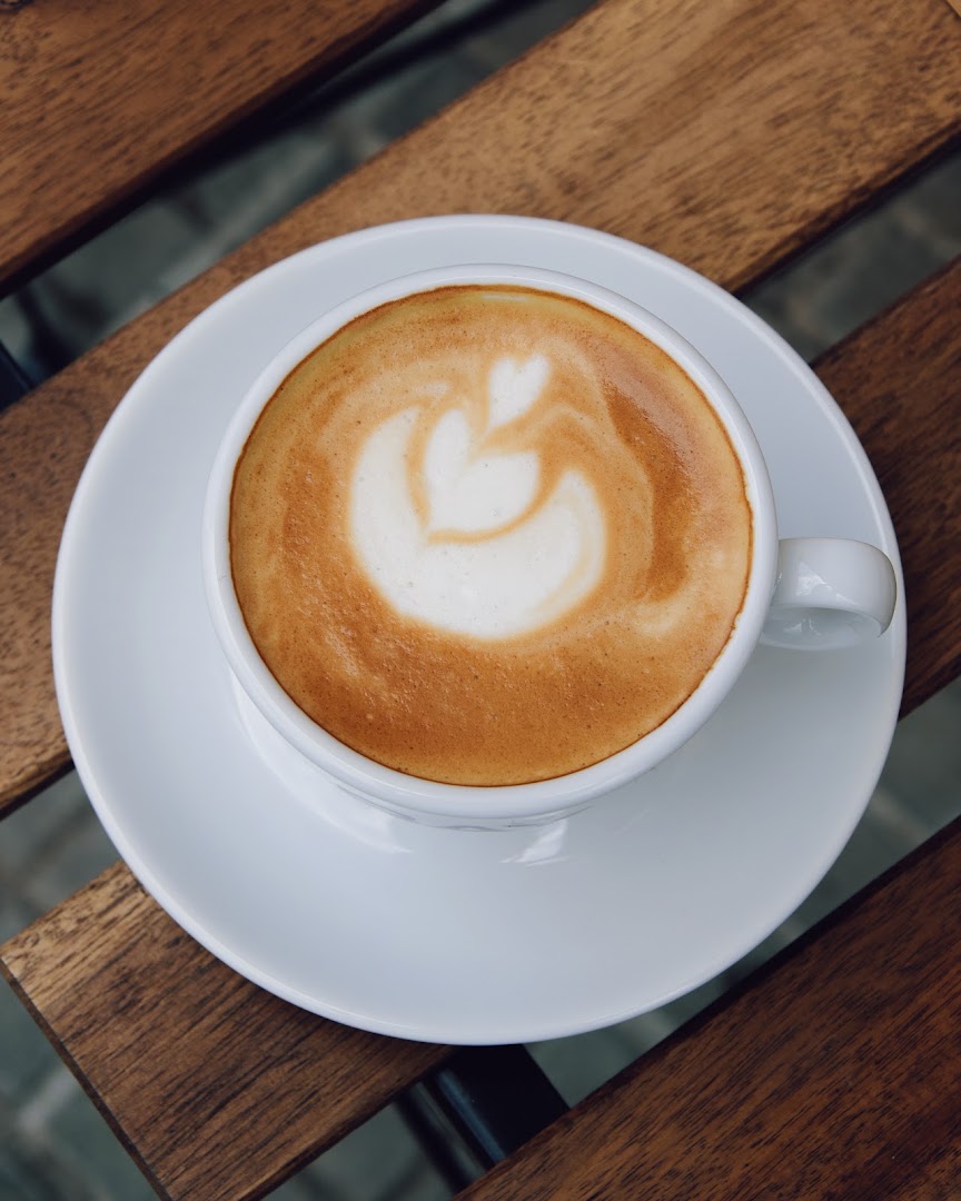 MAGÍ: high quality latte art photo