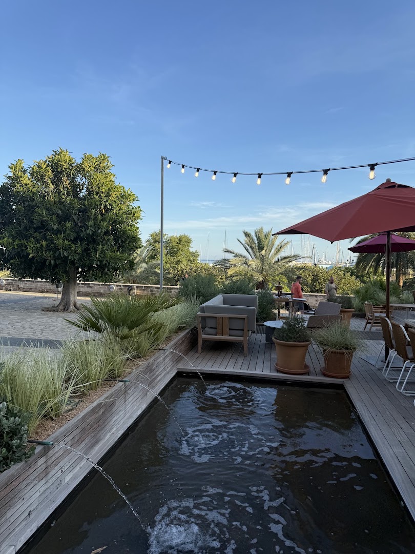 MARiLUZ: attractive and inviting terrace atmosphere