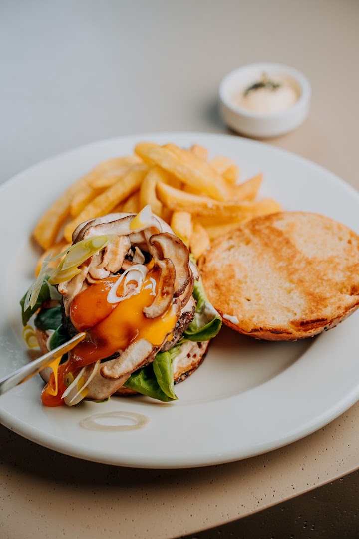 Marui: high quality appetizing food photo