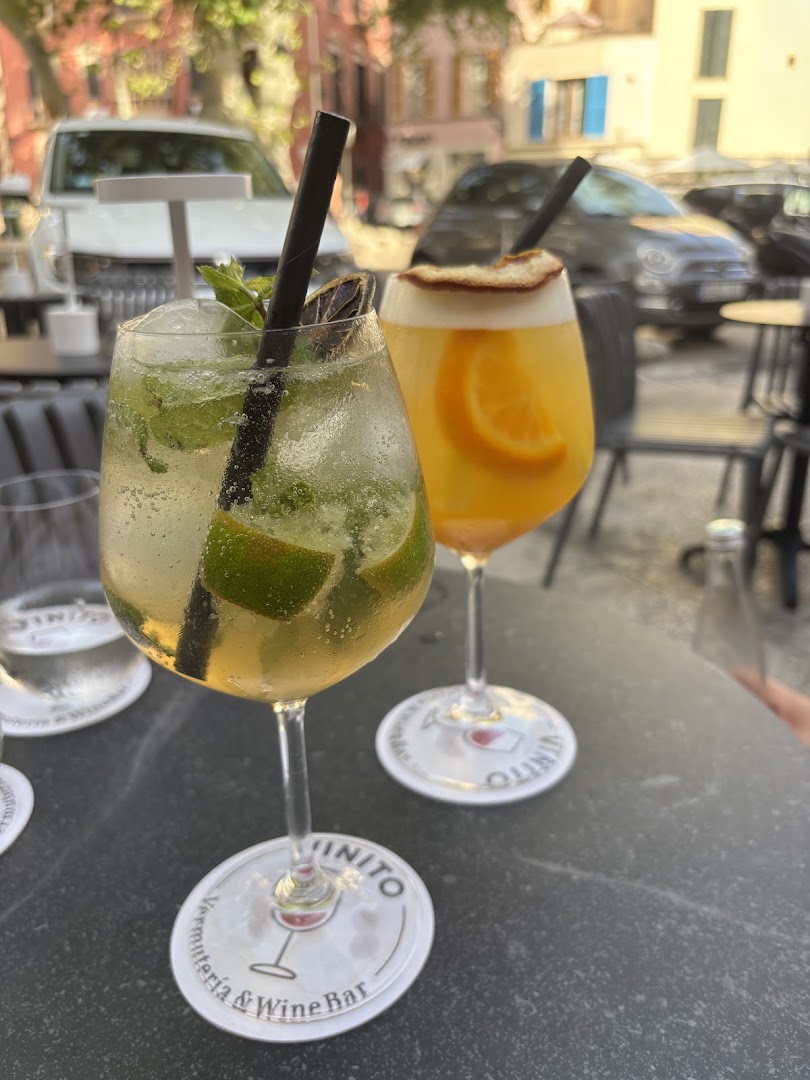 Vinito Vermutería: appealing photo of bar drinks