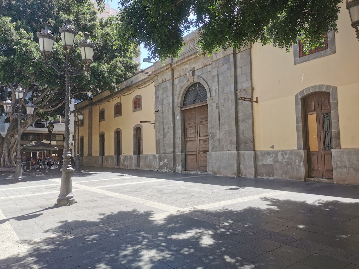 Centro de Arte La Recova: clear exterior view of venue