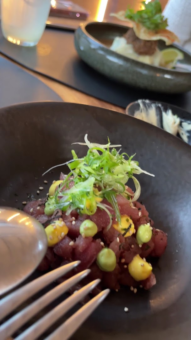 Kon-Tiki: appetizing, high-quality food photography