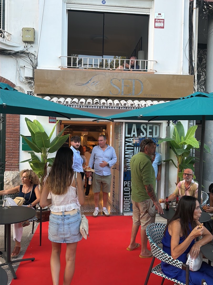 La Sed: inviting atmosphere and exterior