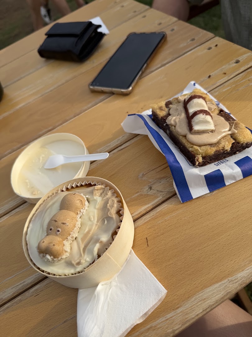 Mionas Bakery: appetizing photo of bakery items