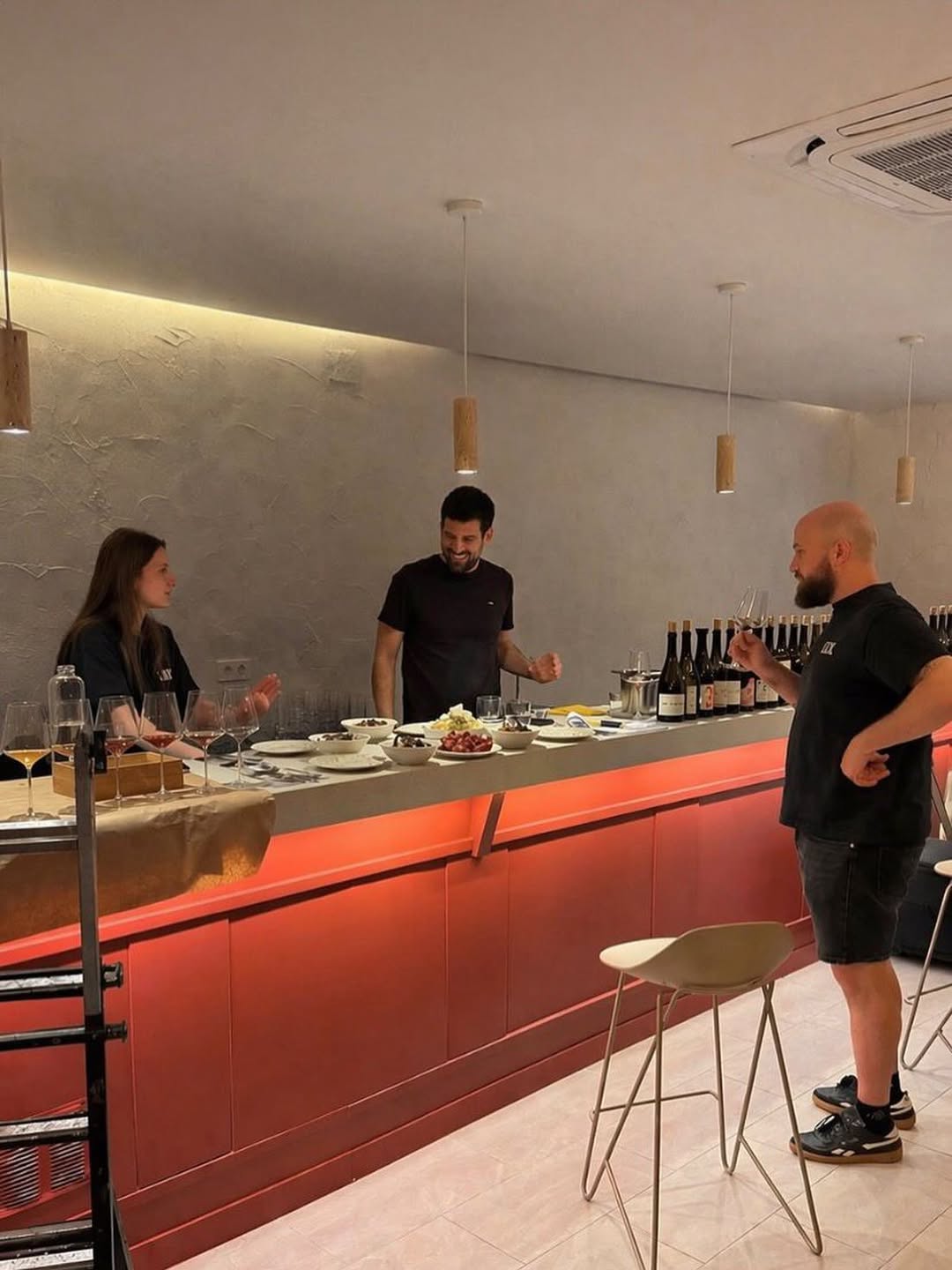 Barrika: atmosphere and staff interaction