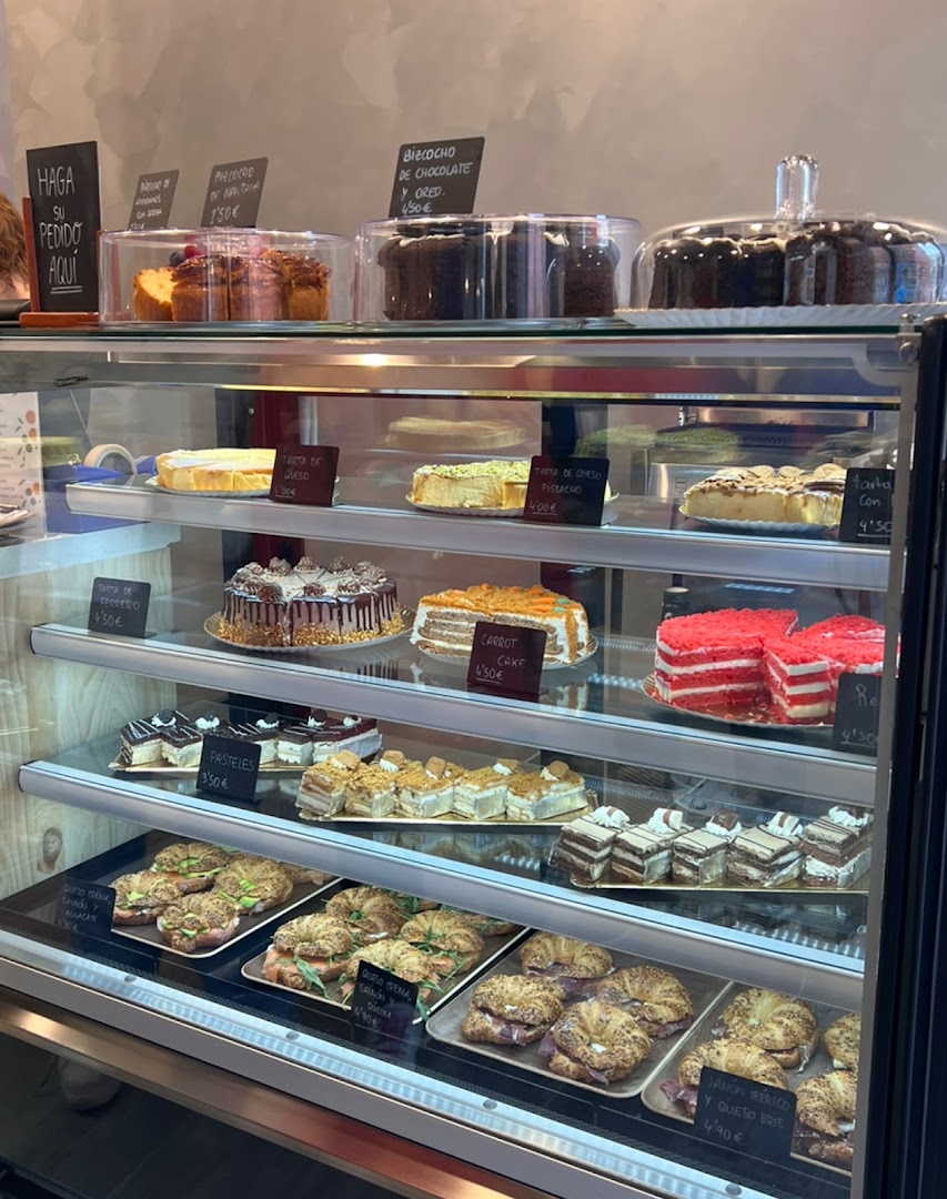 Fika by La Mar de Dulce: clear display of food products