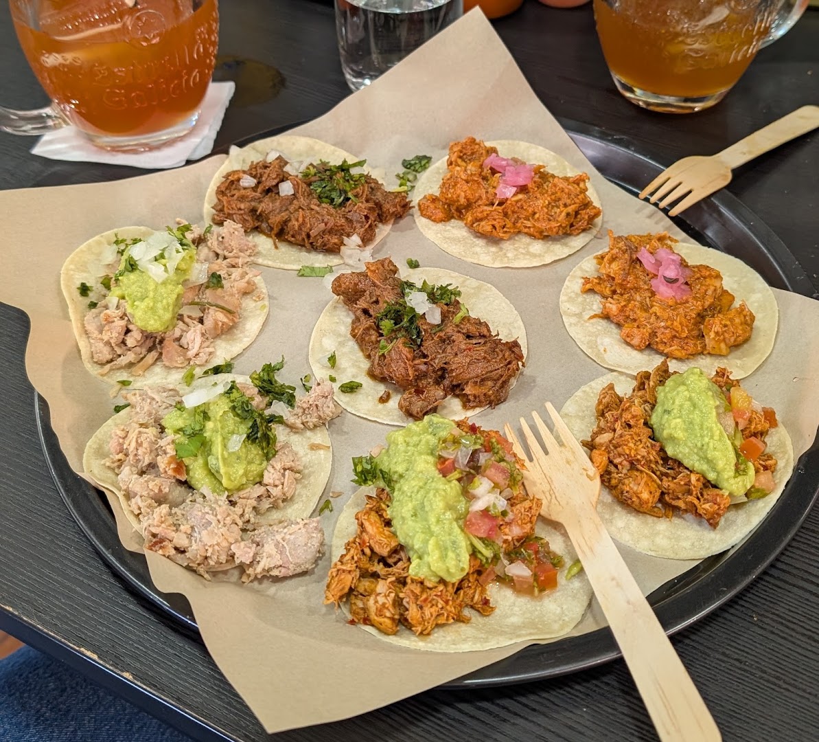 Guajak: appetizing photo of restaurant food