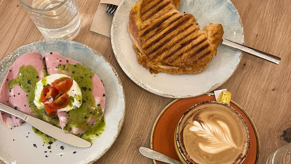 Jota Café: appetizing, high-quality food photography