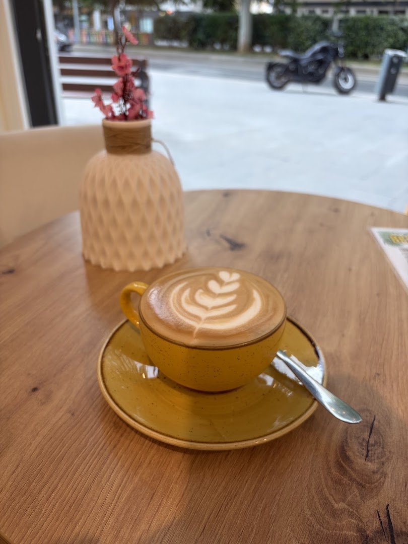 Jota Café: appealing coffee and cafe atmosphere